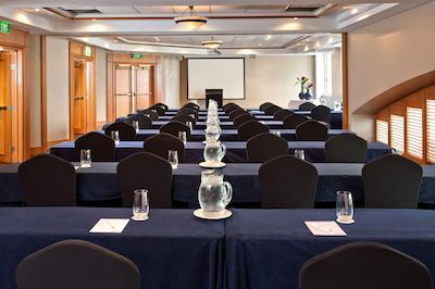 رادیسن هتل اند سویتز اسیدنی