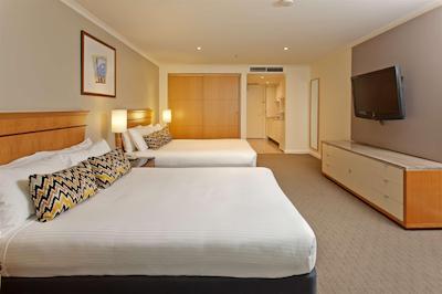 رادیسن هتل اند سویتز اسیدنی