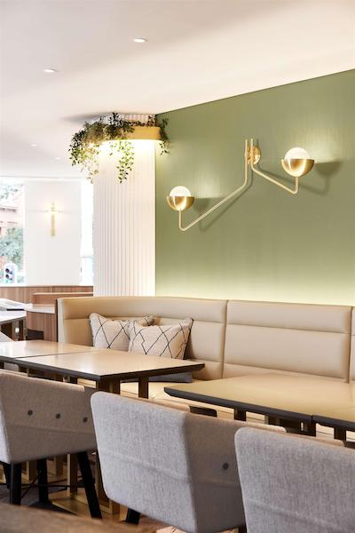 رادیسن هتل اند سویتز اسیدنی