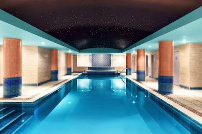 رادیسن هتل اند سویتز اسیدنی