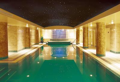 رادیسن هتل اند سویتز اسیدنی