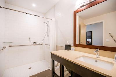 کمفرت این اند سویتز