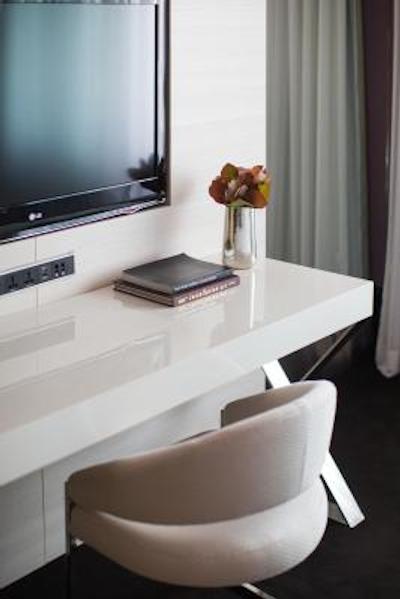 د پلازا اسئوول اوتگراف کالکشن