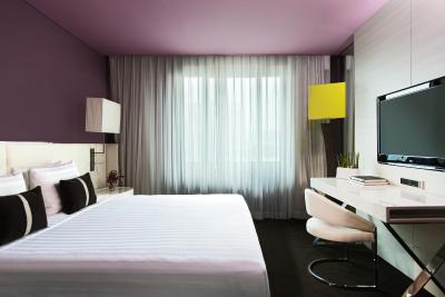 د پلازا اسئوول اوتگراف کالکشن