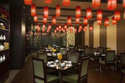 د پلازا اسئوول اوتگراف کالکشن