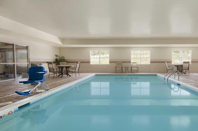 کونتری این اند سویتز بای رادیسن یرک پا