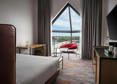 کرون پلازا هامپتون مارینا