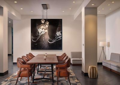 کرون پلازا هامپتون مارینا