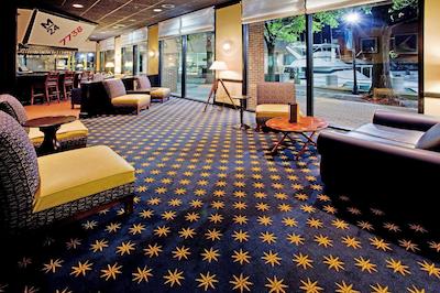 کرون پلازا هامپتون مارینا