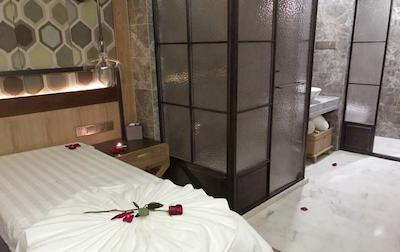 کسی پارک هتل