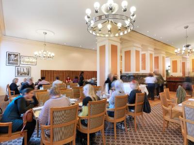 د ساوی هتل اُن لیتل کلینز