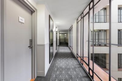 د ساوی هتل اُن لیتل کلینز