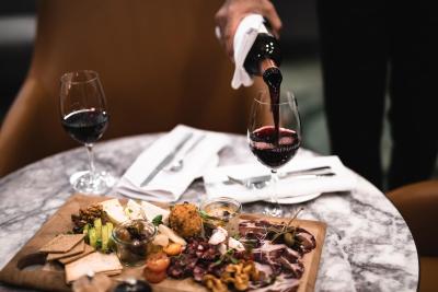 د ساوی هتل اُن لیتل کلینز