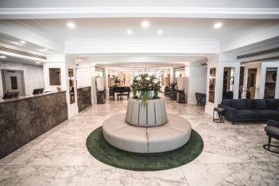 د ساوی هتل اُن لیتل کلینز