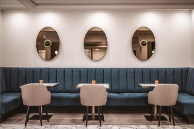 د ساوی هتل اُن لیتل کلینز