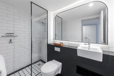 د ساوی هتل اُن لیتل کلینز