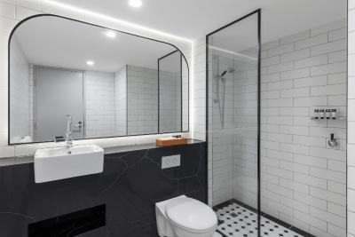 د ساوی هتل اُن لیتل کلینز