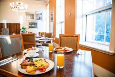 د ساوی هتل اُن لیتل کلینز