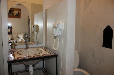 ریاد ساراه سابرینا