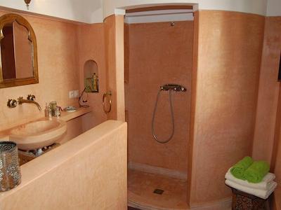 ریاد ساراه سابرینا