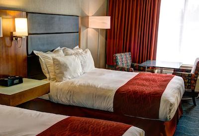 رادیسن هتل اند سویتز فرت مکمور