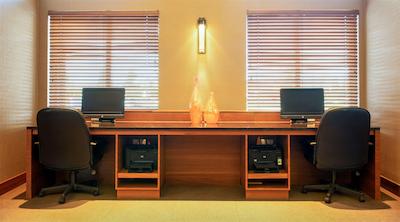 رادیسن هتل اند سویتز فرت مکمور