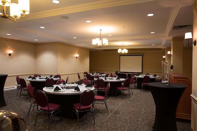 رادیسن هتل اند سویتز فرت مکمور