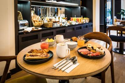 لاز هتل اند اسپا وربین