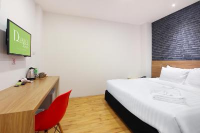 دی واری اکسپرس پولا سیلوم