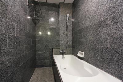 دی واری اکسپرس پولا سیلوم