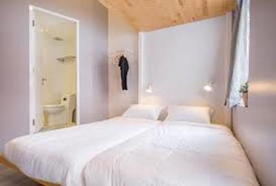 نورن یاوارات هاستل