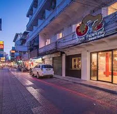 نورن یاوارات هاستل