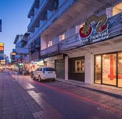 نورن یاوارات هاستل