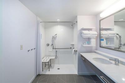 هامپتون این سویتز نوبورگه استوارت آیرپرت