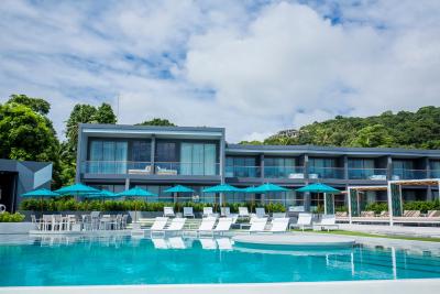 د سیز کاتا ریزورت