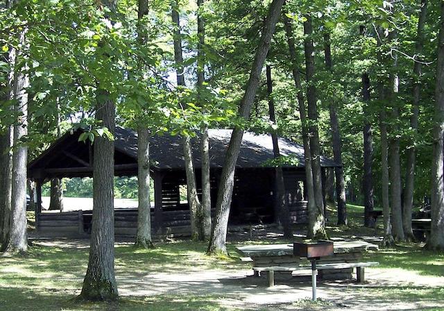 کونتری این اند سویتز بای رادیسن مونت مریس نی