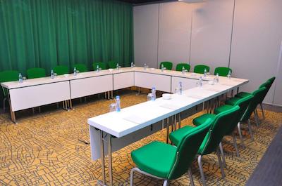 پارک این بای رادیسن نیربی وستلاندز