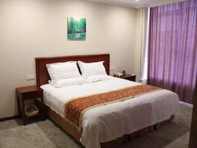 گرین تری این شانگهای جیادینگ د ساوت آف اف1 سرکوت فانگتای هاردور مارکت اکسپرس هتل