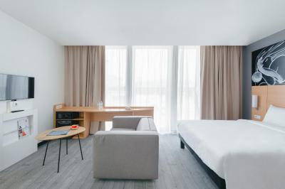 آیبیس مسکو اکتیابرسکوی پل هتل