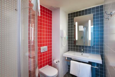 آیبیس مسکو اکتیابرسکوی پل هتل