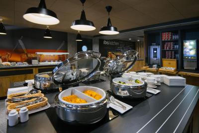 آیبیس مسکو اکتیابرسکوی پل هتل