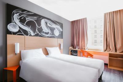 آیبیس مسکو اکتیابرسکوی پل هتل