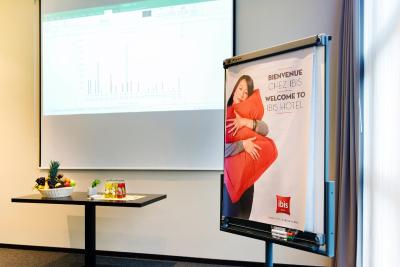 آیبیس مسکو اکتیابرسکوی پل هتل