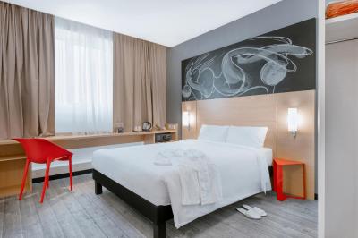 آیبیس مسکو اکتیابرسکوی پل هتل