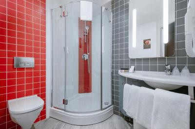 آیبیس مسکو اکتیابرسکوی پل هتل