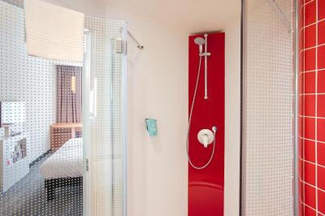 آیبیس مسکو اکتیابرسکوی پل هتل