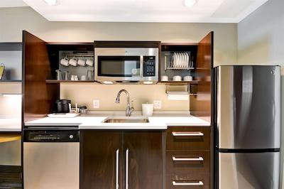 هم2 سویتز بای هیلتون چارلز تون