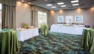 هموود سویتز بای هیلتون نرد ب