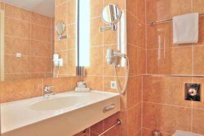 رلکسا هتل راتینجن سیتی