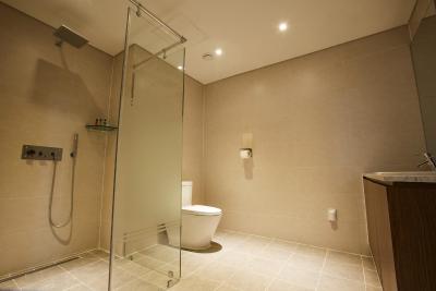 رسنز دنگدامون هتل